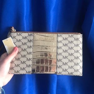 Michael Kors - Center Stripe Clutch